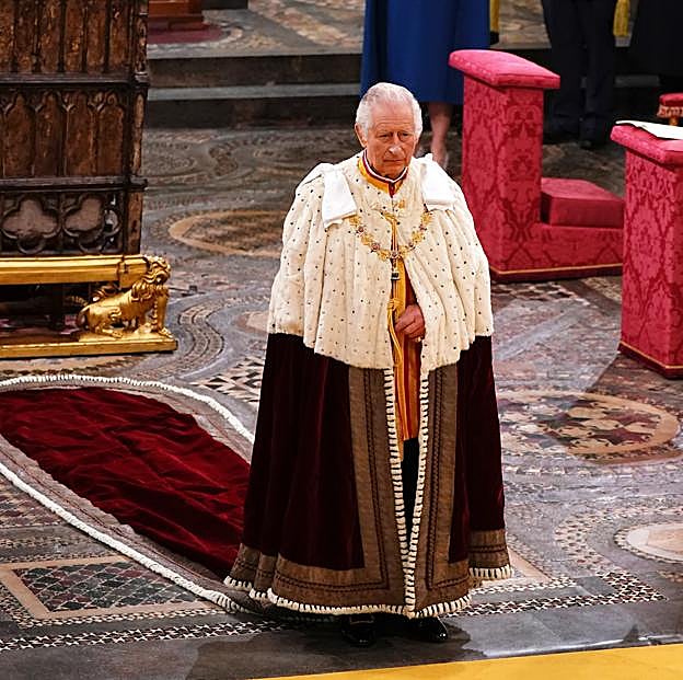 Primeras palabras del ya coronado rey Carlos III de Inglaterra: la ceremonia, en imágenes
