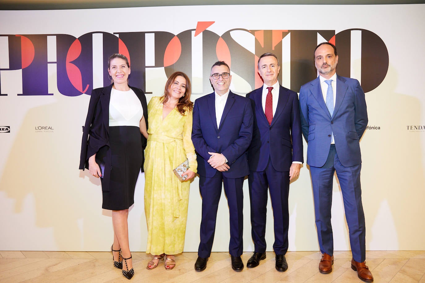 Laura Guzmán, AVP Cloud Sales; Mildred Azuaje, Executive Programs Director Iberia and Italy; Vala Afshar, Chief Innovation Evangelist Officer; Enrique Polo de Lara, CEO de Salesforce Iberia; y Alejandro Romero RVP Financial, Telco & Utilities.