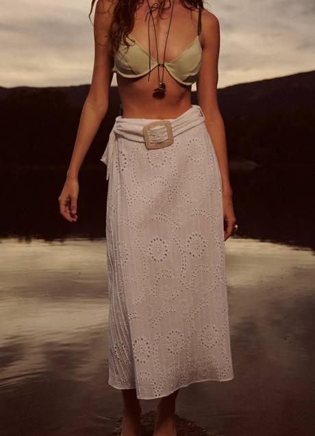 Imagen - Falda blanca con bordados y cinturón