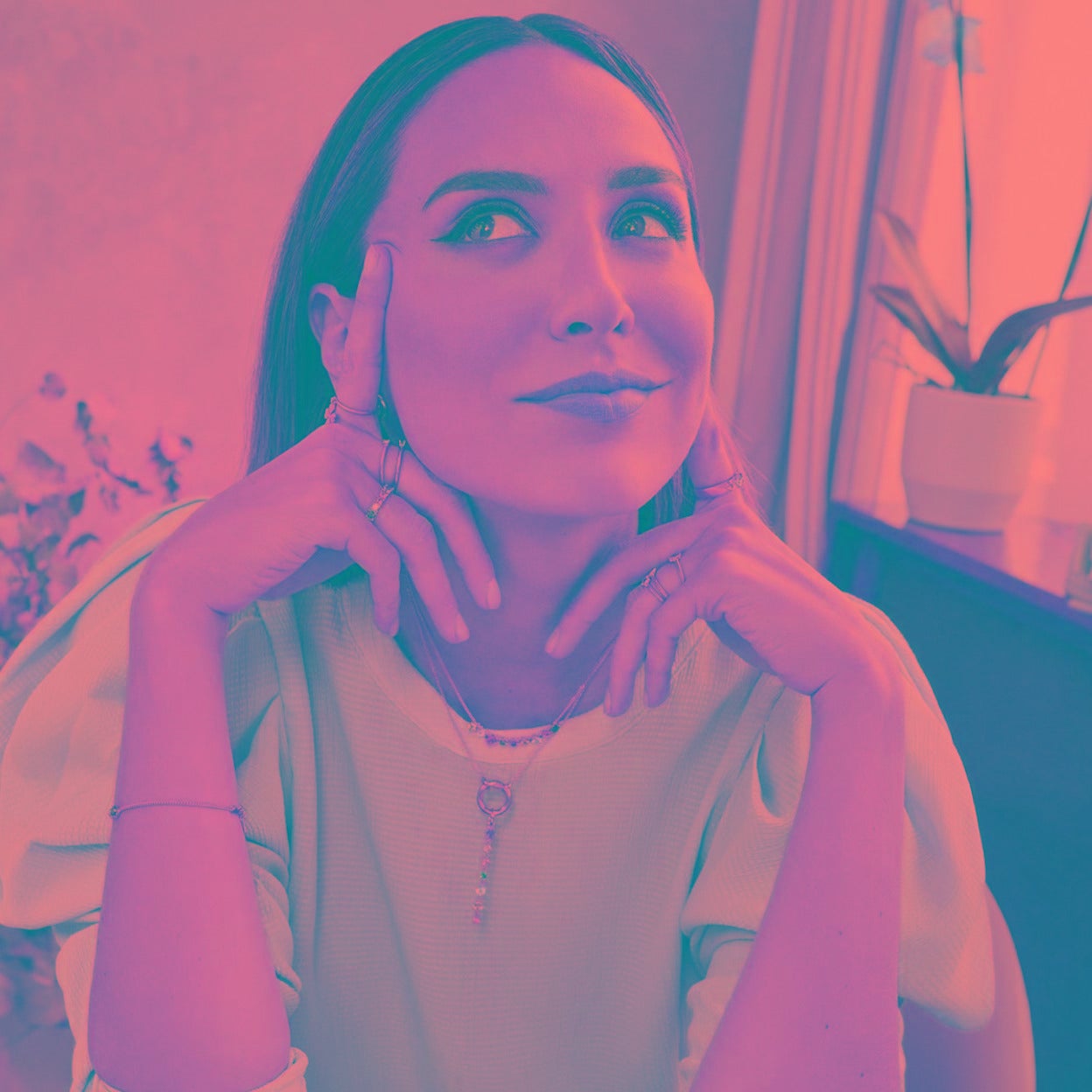 Tamara Falcó no sabe nada de plagios: lo único que confirma es que se ha quedado sin vestido de novia a 54 días de su boda con Íñigo Onieva.