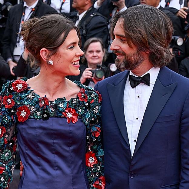 Así apoya Carlota Casiraghi a Dimitri Rassam en Cannes: los negocios millonarios del poderoso yerno de Carolina de Mónaco