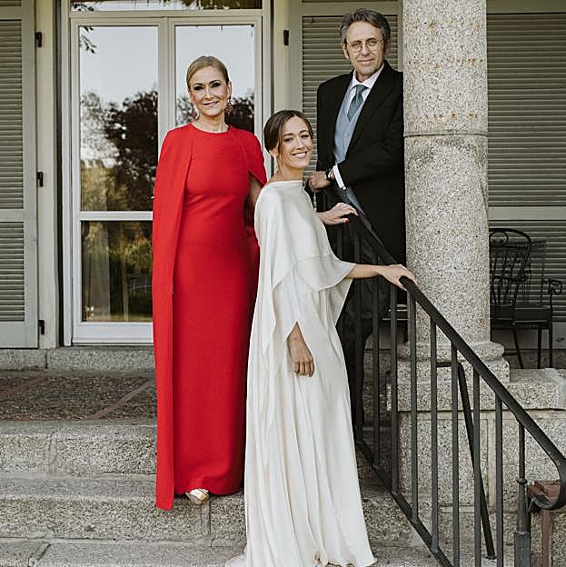 Cristina Cifuentes nos abre el álbum de fotos de la boda de su hija y nos cuenta lo que más le emocionó del enlace