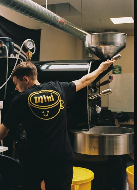 Imagen - Imagen del tostadero de Hola Coffee, una referencia europea en el café de especialidad. / Hola Coffee