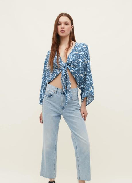 Imagen - Blusa estampada de Stradivarius (19,99 euros)