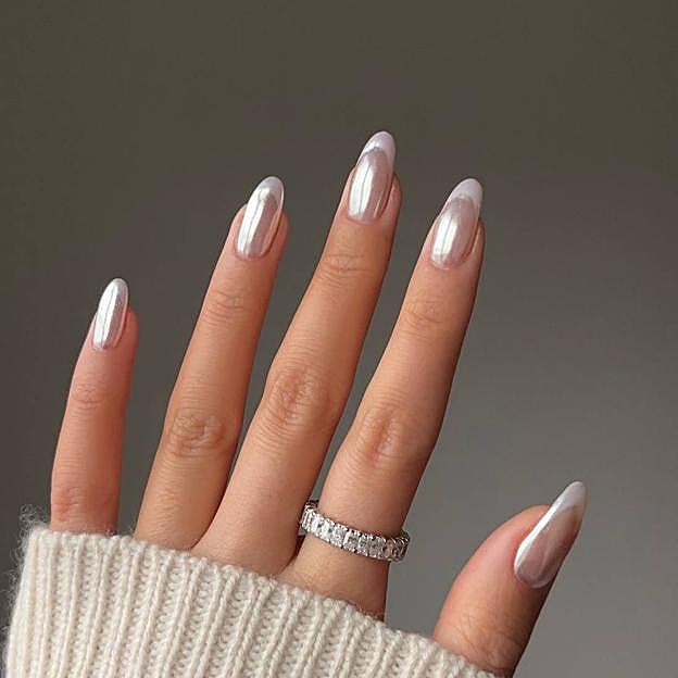 Manicura francesa nacarada