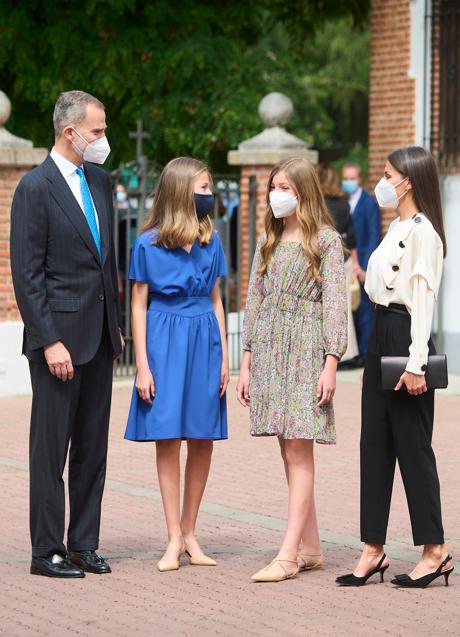 Imagen - Los reyes de España y sus hijas en la confirmación de Leonor. / LIMITED PICTURES