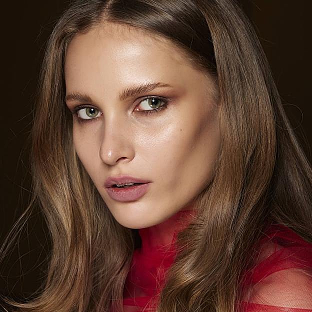 Aceite de castor: beneficios y cómo usar este ingrediente en piel, cabello y uñas