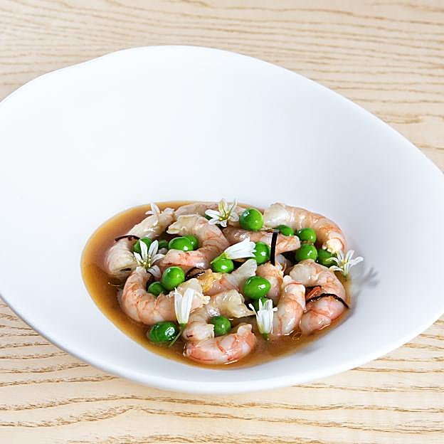 Las gambas y guisantes al ajillo de Nado, en A Coruña.