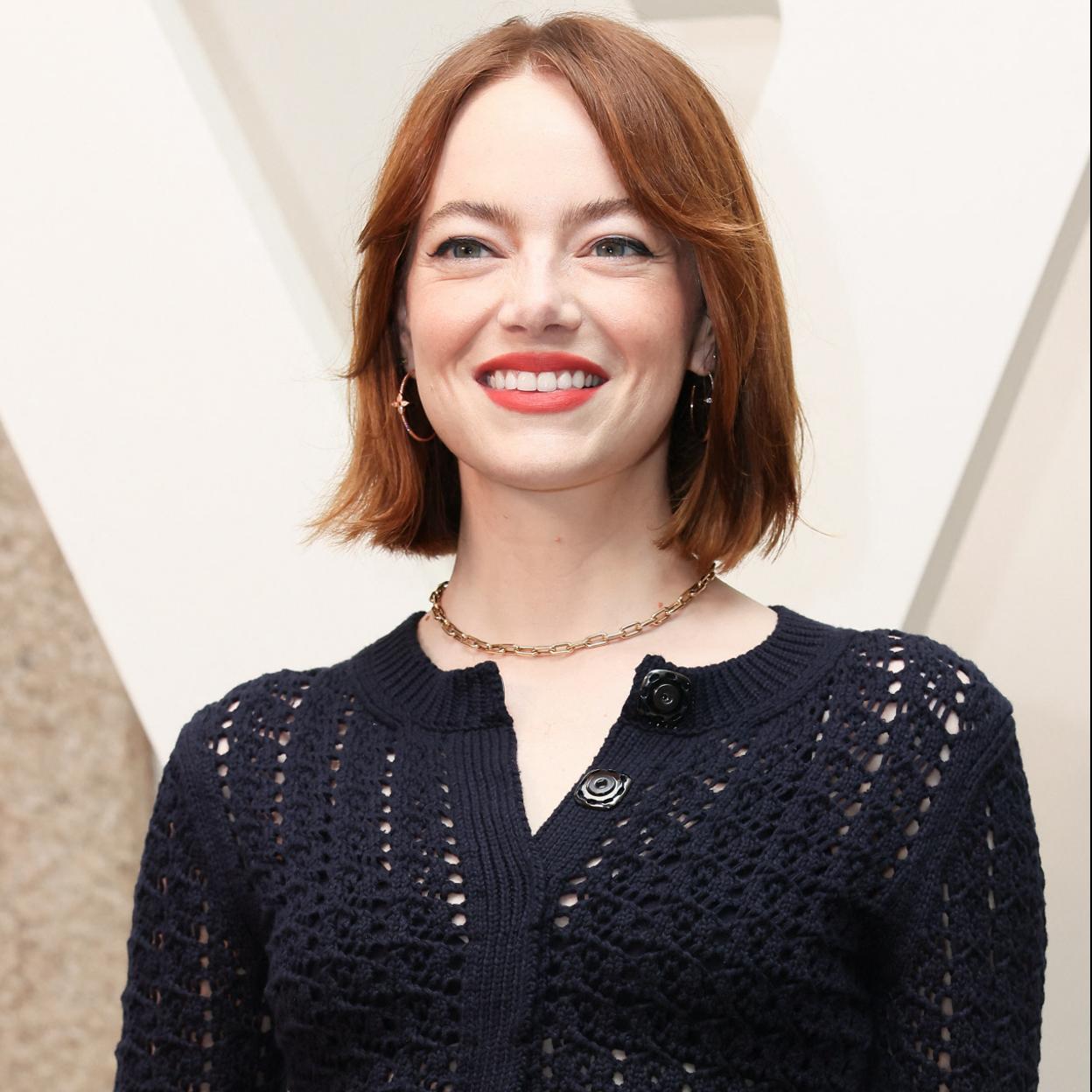 La actriz Emma Stone en el desfile de Louis Vuitton.
