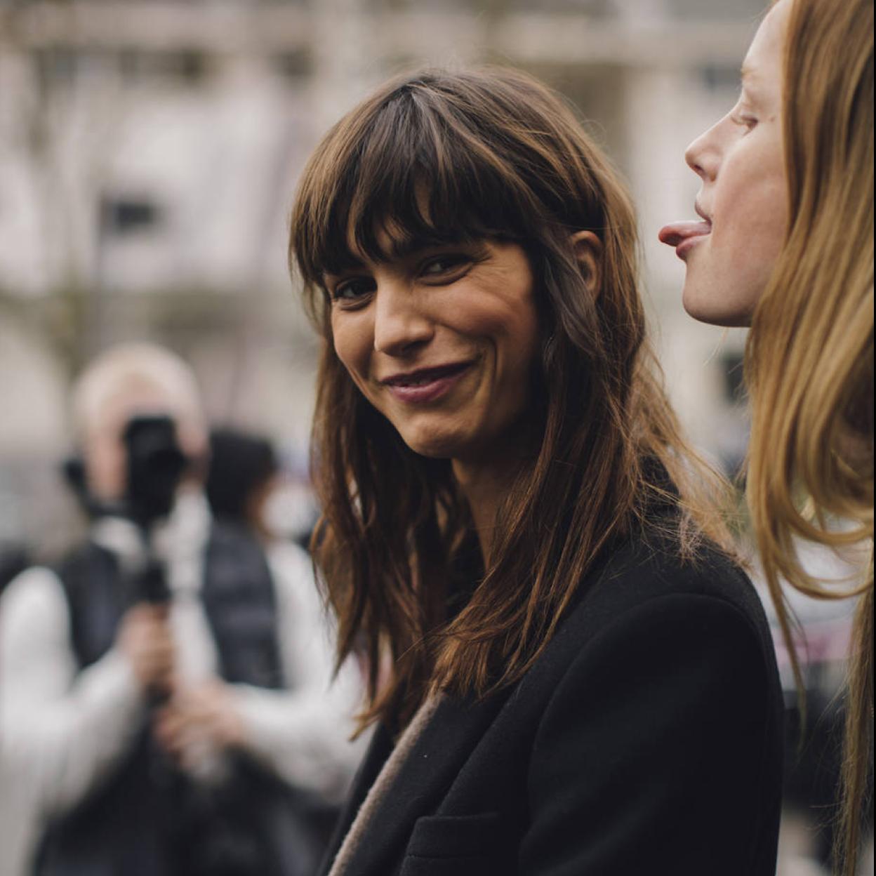 Modelo con corte de pelo tendencia para 2023