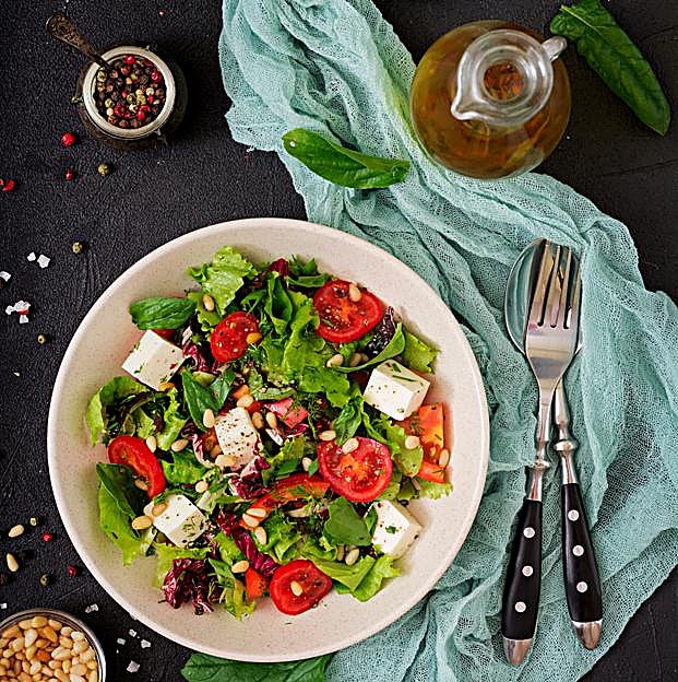 Según los nutricionistas, las espinacas son el superalimento que deberías consumir todos los días para adelgazar