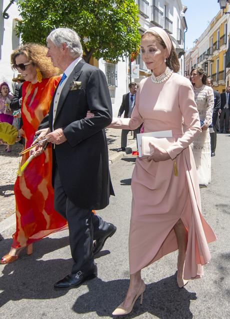 Imagen - Isabel Preylser a su llegada a la boda de la hija de los duques de Segorbe.