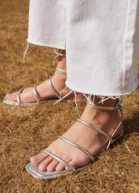 Imagen - Sandalias metalizadas de Stradivarius (22,99 euros)