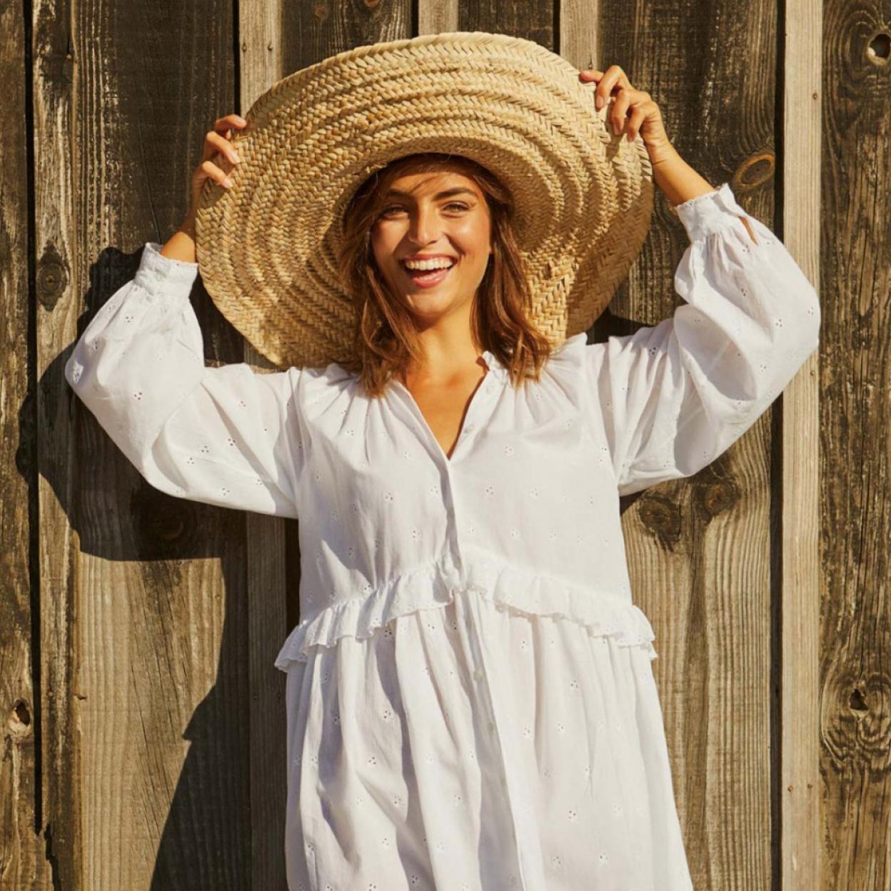 Vestidos, bolsos y zapatos de Stradivarius que darán un giro de estilo a tus looks este verano. 