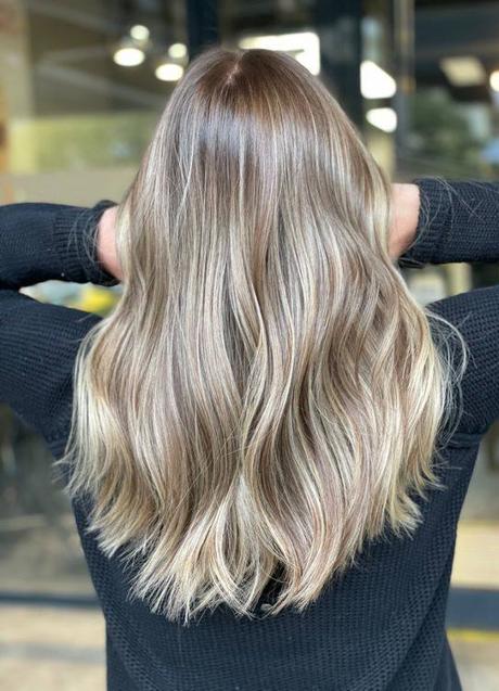 Imagen - Mechas rubias babylight en pelo castaño