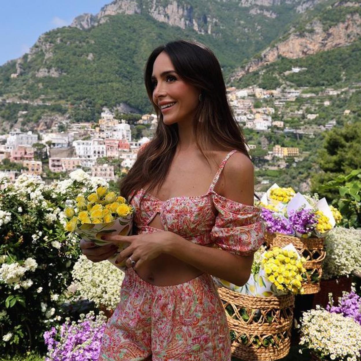 Estos son los perfumes frutales que mejor huelen del verano.