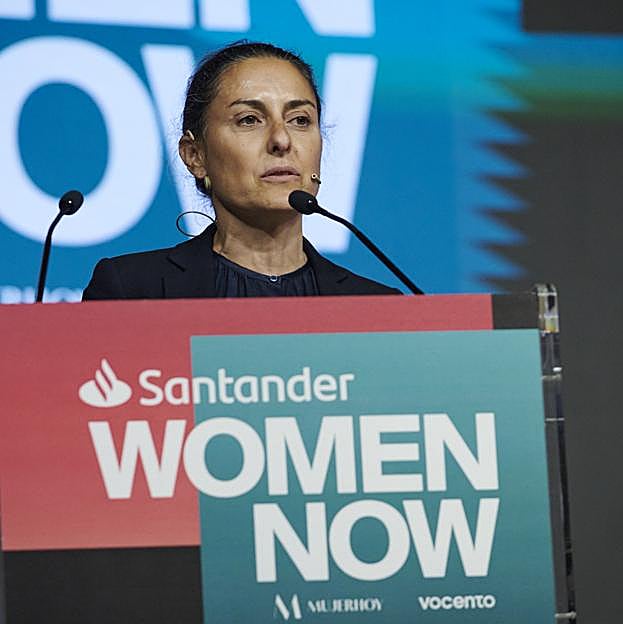 Bárbara Navarro, de Banco Santander: «El líder del futuro tiene que ser tan perfecto que a lo mejor no debe ser ni humano»
