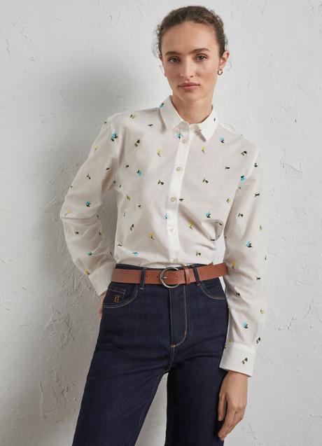 Imagen - Camisa con bordado de flores de El Corte Inglés. Foto: El Corte Inglés.