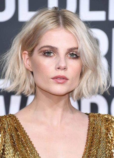 Imagen - Lucy Boynton con ondas desenfadas para pelo corto