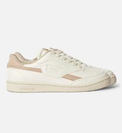 Imagen secundaria 2 - Las zapatillas de Mustang, Saye y Victoria.