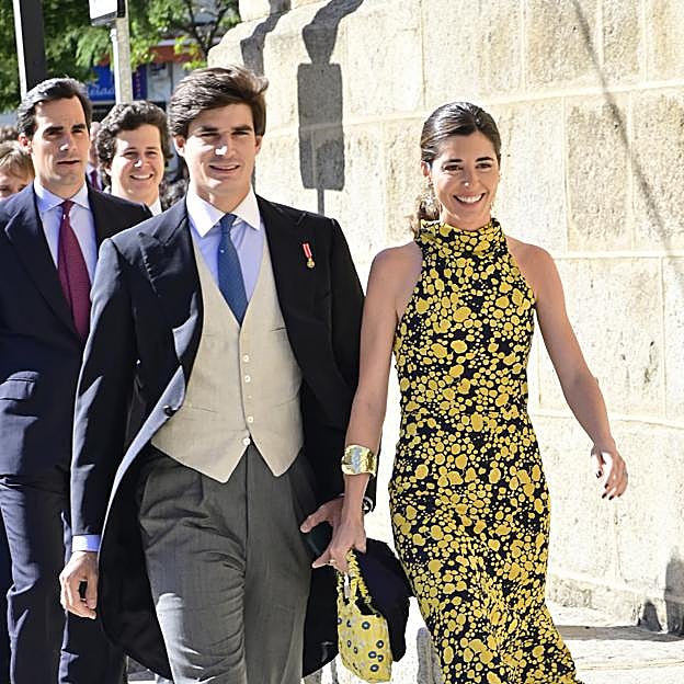 Belén Corsini, la invitada perfecta en la boda de Blanca Sainz: todos los looks del enlace de la hija de Carlos Sainz