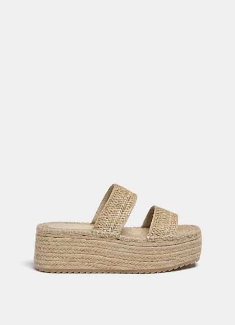Imagen - Sandalias de rafia de Pull & Bear (35,99 euros)