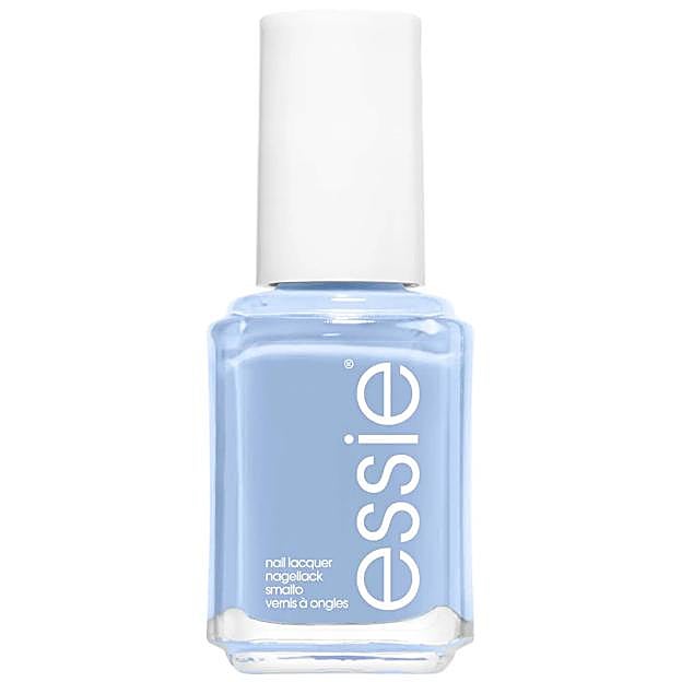 Esmalte en azul de Essie.