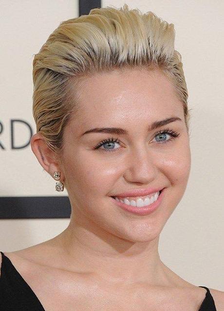 Imagen - Miley Cyrus con tupé en corte pixie