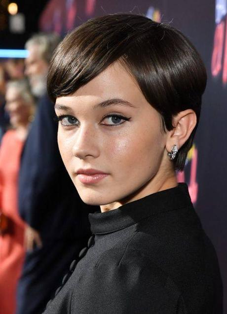 Imagen - Peinado para corte pixie con raya al lado y flequillo pulido