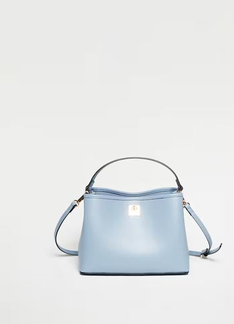Imagen - Bolso mini en color azul de Sfera. Foto: Sfera.