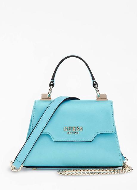 Imagen - Bolso satinado en tono turquesa tendencia verano 2023