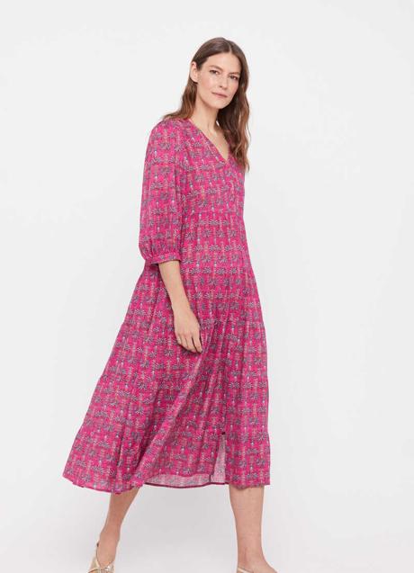 Imagen - Vestido con estampado tropical en fucsia. Foto: Cortefiel.