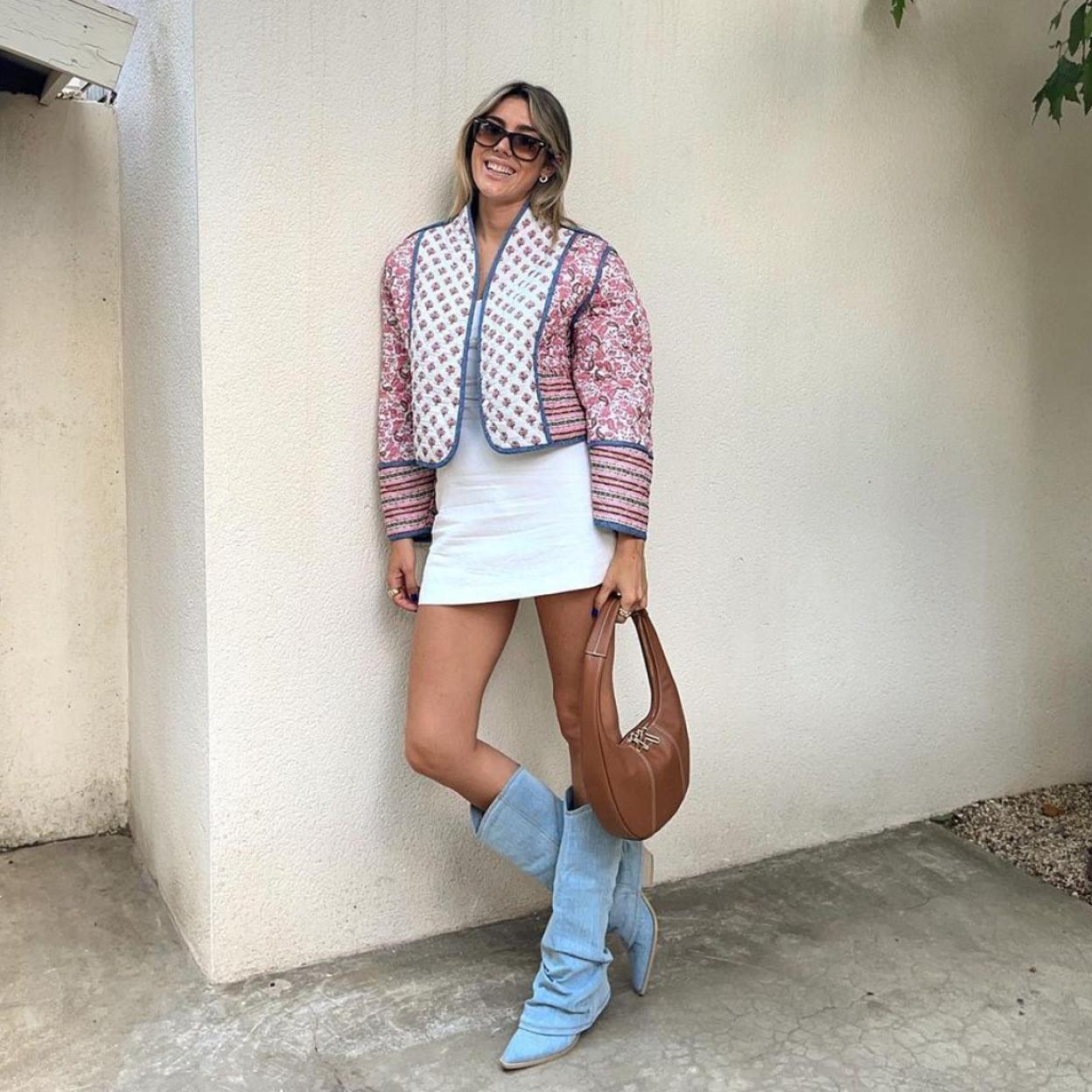 La influencer Anna Padilla con el bolso de Le Tanneur.