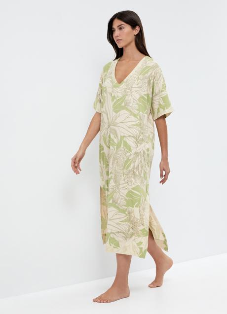 Imagen - Vestido túnica con estampado tropical de Oysho. Foto: Oysho.