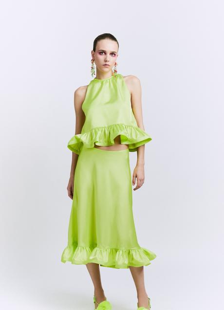 Imagen - Conjunto de color verde, top 29,99 euros (antes 35,99 euros), falda 19,99 euros (antes 35,99 euros).