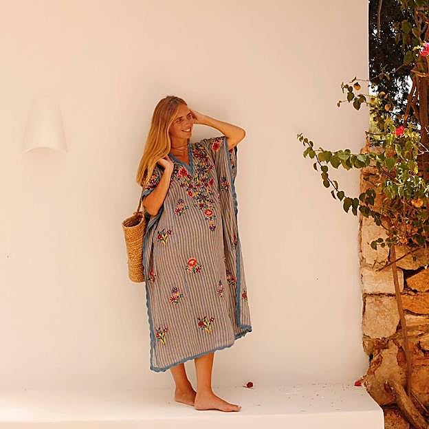 El precioso caftán de Parfois que ha conquistado a las influencers para vacaciones y tienes que comprar en rebajas