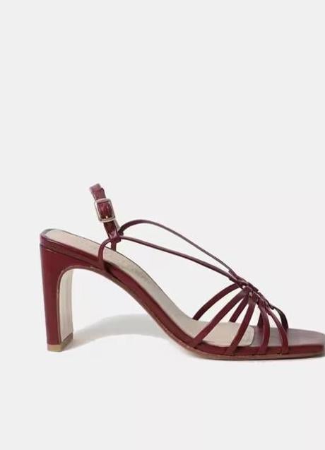 Imagen - Sandalias rojas de charol de Mint & Rose, 189 euros.