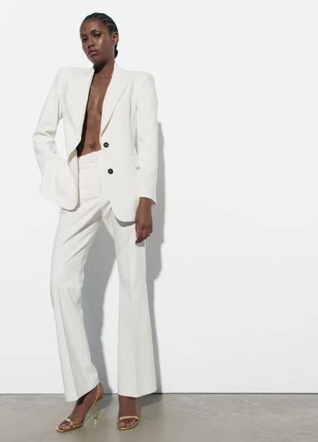 Imagen - El traje blanco de las rebajas de Zara.