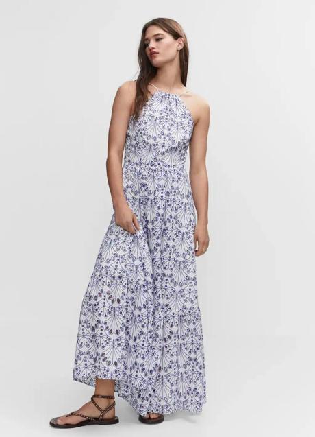 Imagen - Vestido con bordados azules y espalda al descubierto