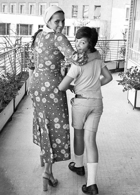 Imagen - Carmen Sevilla, en una foto de archivo en blanco y negro con su hijo Augusto algueró. Foto: Getty