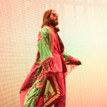 Imagen secundaria 1 - Las famosas con ropa de Rianna + Nina.