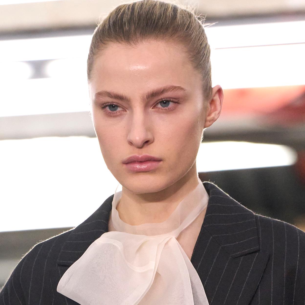 Modelo con piel perfecta