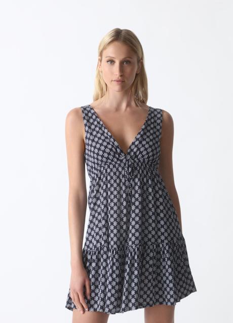 Imagen - Vestido mini con estampado de Lefties. Foto: Lefties.