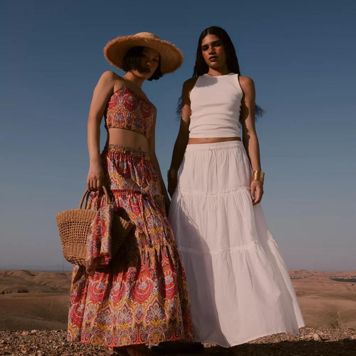 Vestidos de colores, sandalias planas y muchas otras compras que tienes que incorporar a tu lista de deseos de nueva temporada. 