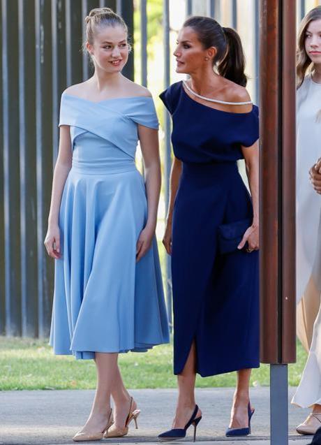 Imagen - Leonor junto a la reina Letizia en los Premios Princesa de Girona 2022. / Limited Pictures