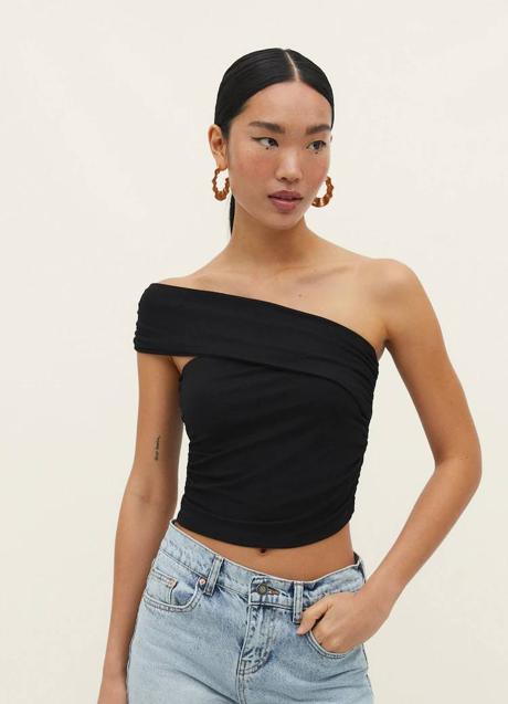 Imagen - Camiseta básica asimétrica con un hombros al descubierto