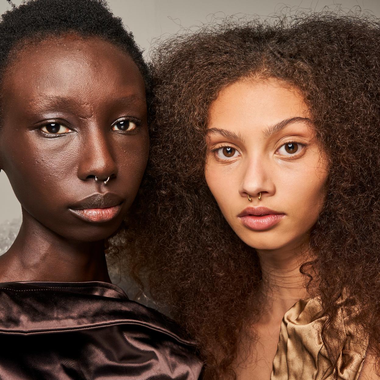 Si no quieres que se te encrespe el pelo, estos tratamientos antiencrespamiento pueden ayudarte. 