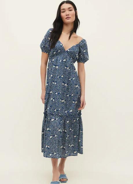 Imagen - Vestido estampado largo de manga corta de las rebajas de Stradivarius.