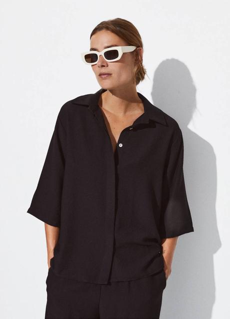 Imagen - Camisa básica de manga corta en negro