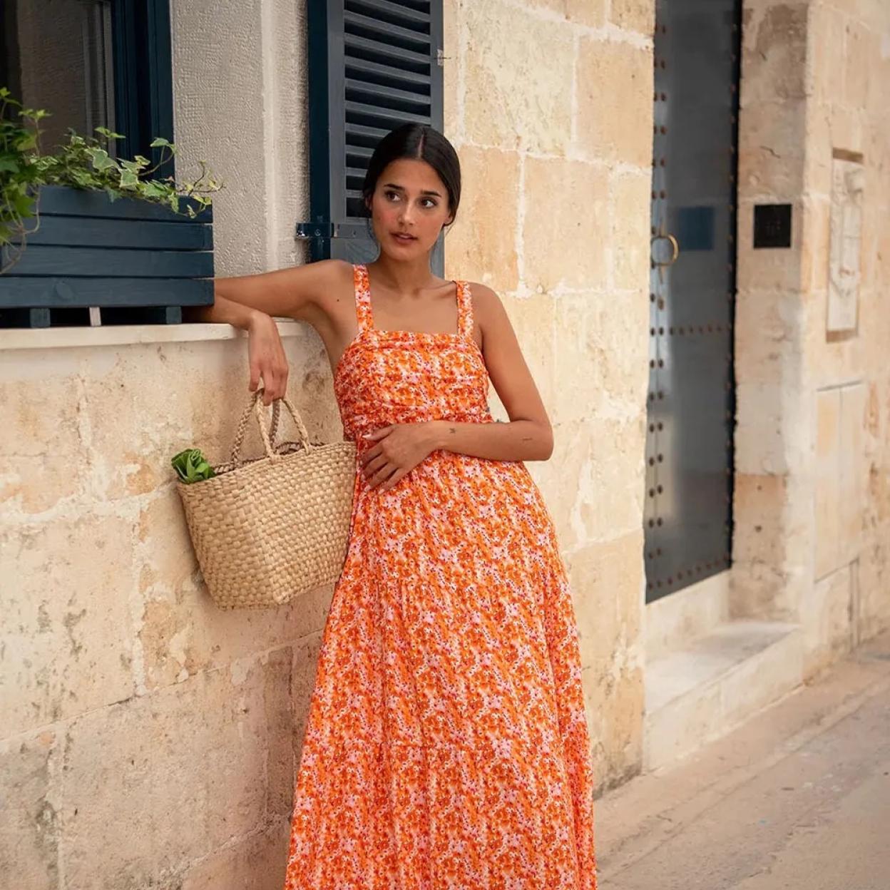 Vestidos estampados, bolsos de rafia y muchas otras novedades que tienes que incorporar a tu lista de favoritos de nueva temporada. 